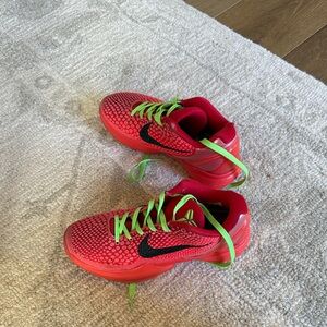 Men’s Kobe reverse Grinch sneakers